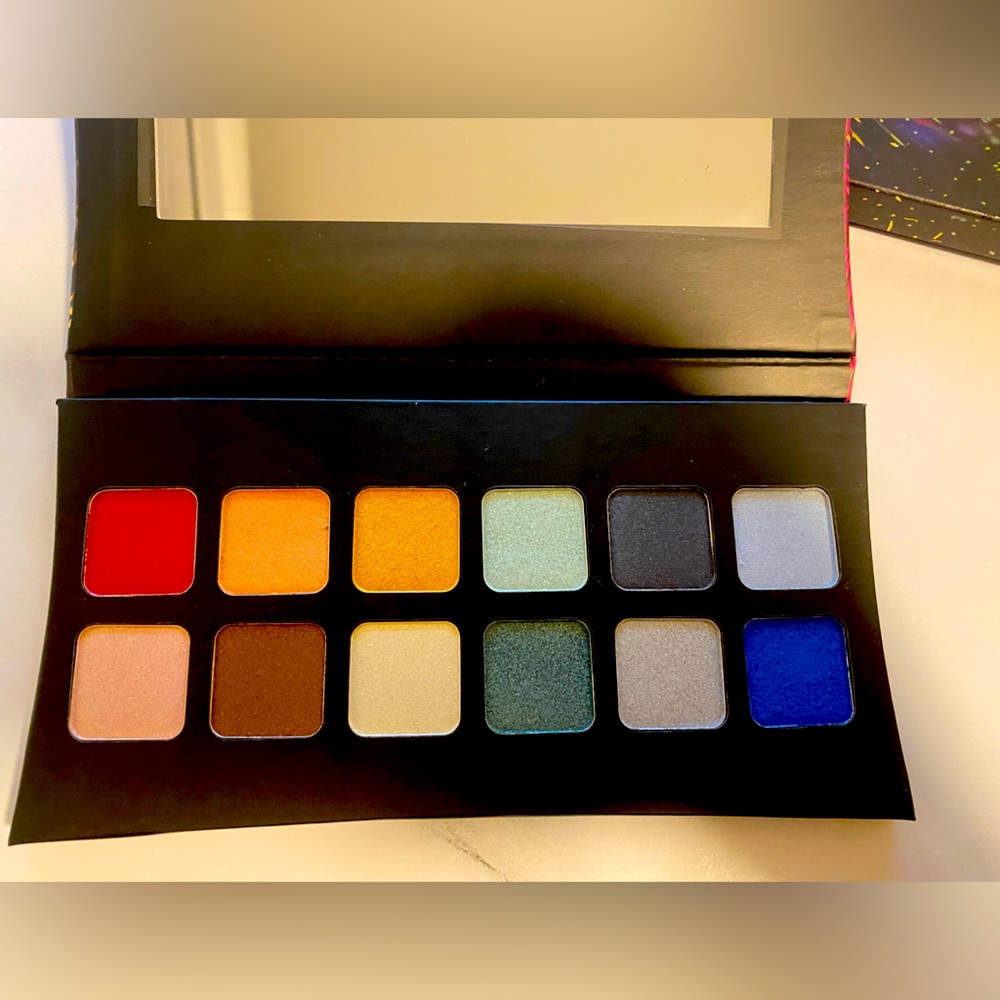 Illamasqua eye shadow palette (new)